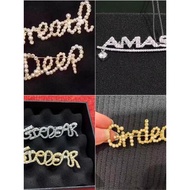 brooch besar kerongsang besar Saudara Amashi abjad mutiara bros wanita 2025 fesyen asli baru semua p
