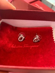 Ferragamo earrings 耳環