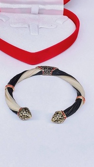 純象尾毛手鐲，黑白相間，含苞蓮花造型，鍍銀，鍍金，蘇美彩釉，均碼。