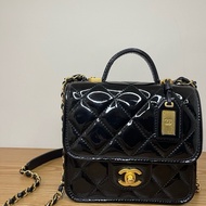 年節前換包，價格限時優惠 chanel 香奈兒 黑金 漆皮 豆腐包