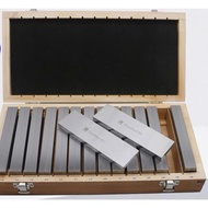 18-piece parallel alignment and alignment set in a wooden box. Dimensions 4x14x150, 4x16x150mm thick