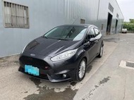 《鑫宏車業》車輛目前在新北市五股區，2016年 福特 菲仕塔 1.0 灰 小改款運動型 五門，渦輪增壓..