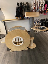 超靚特別訂造實用貓爬架 貓櫃 超豪華玻璃貓別墅 傢俬 玩具 貓樹 cats pet cage 貓籠 實用方便慳位 貓櫃與傢俬合一 日式 貓籠 豪華 貓別墅 貓木櫃 貓籠 貓窩 貓箱 太空艙 寵物籠 貓