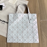 BAO BAO ISSEY MIYAKE 6格手袋 珠光白 Snow White 全白色菱格包包 三宅一生