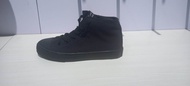sepatu sekolah hitam North star