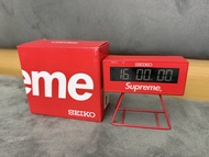 Seiko x Supreme 聯名紅色電子鬧鐘