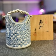 *00347GV 日本 九谷燒 大井孝夫 手繪青花 提梁花瓶 花器**