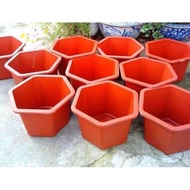 Hexagonal pots FA 350, Fa380, Fa450, FA480 brick red, white, black, all sizes and available in stock