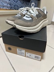 UGG CA805 V2 nubuck