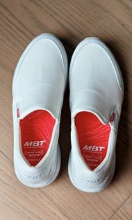 MBT Modena 白色休閒鞋