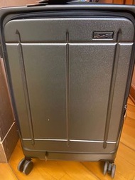 旅行必備   名廠Slazenger 黑色前開蓋  24寸 移民 留學 旅行  TSA海關鎖   雙層防爆拉鏈   可擴展   360°靜音萬向輪   鋁鎂合金拉桿   前開蓋 行李箱 登機箱 旅行喼