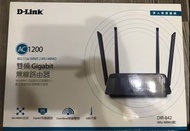 售2台網路分享器 D-link AC1200 （DIR1260、DIR842）9.5成新，升級設備換下，功能正常，各售$700，台南市可面交