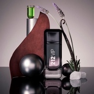 212 VIP BLACK perfume 100% Spread the smell ️