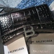 :巴黎世家 BALENCIAGA Hourglass WOC 鱷魚壓紋 金屬黑