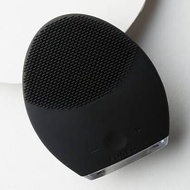 FOREO ALAT PEMBERSIH WAJAH