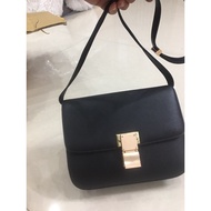 Handbag exactly like the picture