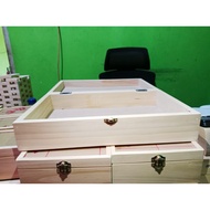 Wooden box/storage box measuring 33×20×8 cm