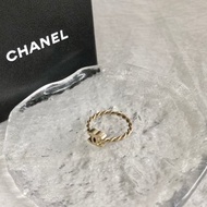 【日本直送 名牌中古包】CHANEL 香奈兒 戒指 金色 雙 C logo 扭曲 design vintage 古董 3gb3t5