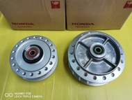 ดุมหน้า +  ดุมหลังเวฟ110i ทุกรุ่น  แบบดิสเบรค  แท้เบรคศูนย์HONDA  บริการส่งฟรี  2 ช ิ้น   44635-KWW-