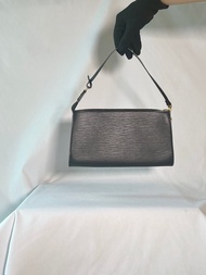 LOUIS VUITTON LV Epi Pochette Accessoires 水波紋麻將包