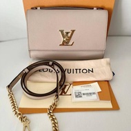 Tas original bekas / Used once, Like New LV Lockme Clutch