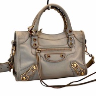 BALENCIAGA 巴黎世家 珍珠灰色皮革 Metallic Edge Mini City 機車包