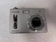 【-】零件機 BenQ DC E520相機 (無電池)  -