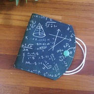 訂製款=口罩暫存套/口罩收納套=台灣布料=數學課=墨綠(共2色)