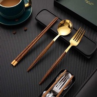 sudu garfu set set sudu garfu Pinggan mangkuk, sayap ayam, sumpit kayu, sudu, garpu, perjalanan muda