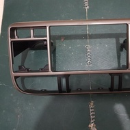 Frame panel tengah dashboard head unit Nissan Xtrail T30