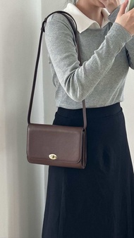 Nhập LAZLOOK11 -15%| 𝘼𝙨𝙪𝙠𝙖 あすか 𝙁𝙡𝙖𝙥𝙗𝙖𝙜 - Túi Clutch Đeo Chéo Form Basic Asuka ( Ouithebrand )