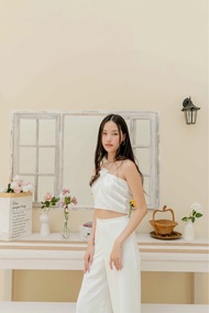 FEMINITA- Peony top เสื้อเกาะอกดอกไม้ เสื้อสายคล้องคอ เสื้อครอป เสื้อดอกไม้ 🌷