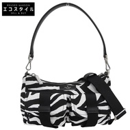 Kate Spade Carter ZEBRA Cargo 斜背包/肩背包，女士，黑白配色，KO430（二手）- 成色極佳