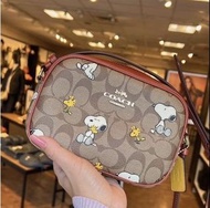 🇨🇦✈️代購⛔️截單日：9月30日 1200❤️‍🔥🇨🇦加拿大直送 COACH x PEANUTS SNOOPY MINI JAMIE CAMERA BAG WITH SNOOPY PRINT史努比限