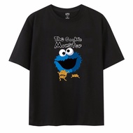 T-shirt Uniqlo เสื้อยืดแขนสั้นลําลอง คอกลม ผ้าฝ้ายแท้ ทรงหลวม ลายชื่อ Sesame Street สําหรับผู้ชาย แล