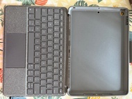 Slim Folio 藍牙鍵盤保護殼 Logitech