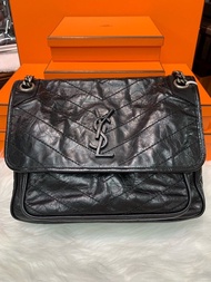 低價！！YSL Niki中號黑銀99 近全新！！
