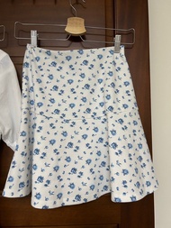 韓貨SPAO 碎花純棉白色小圓裙 小清新A字裙 藍色碎花 S號 韓國的Uniqlo skirts #24夏時尚