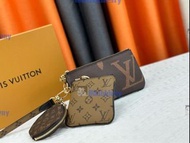 Louis Vuitton LV M68756 TRIO 手拿包經典 Monogram 帆 銀包 卡夾
