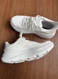 HOKA ONE ONE Bondi 9 減震耐磨 白色