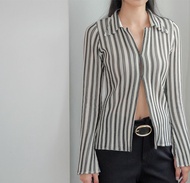 LUCA STUDIO_ Zoey top - เสื้อคอปก แขนยาว ผ้าถักยืดลายทาง ติดตะขอด้านหน้า เนื้อผ้าโปรงเล็กน้อย