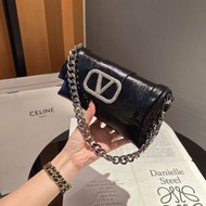 高级2024斜挎包洋气女包百搭新款包包时尚链条单肩斜挎小方包1.12