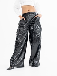 Pania Isabella pants in Shiny black แพนญากางเกงขายาวรุ่นอิซาเบลล่าสีดำเงา