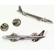 Aircraft Lapel Pin Airlines Boeing B777-300ER 5cm metal pin