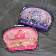 全新 日本正版 Care Bears 雙層 化妝袋 多功能袋 筆袋 紫色 / 粉紅色痛袋 化妝袋 手拿包 收納袋 儲物袋 拉鏈 carebear 毛毛袋 公仔 毛公仔 吊飾 鎖匙扣 掛飾 送禮 禮物 