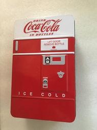 Coca . Cola 可口可樂 復刻版 販賣機紀念包裝 造型盒（鐵盒）  不含可樂