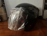黑色摩托車頭盔