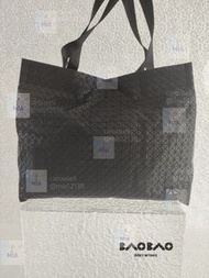 ISSEY MIYAKE 三宅一生 菱格硅膠 托特包 單肩包   男女同款 情侶款