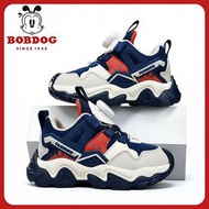 Bobdog 兒童運動鞋 藍色26至37碼 巴布豆男童鞋子2026春秋新款旋轉紐扣皮面防水正品百搭兒童運動鞋