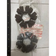 92151-1755 Getah hub spoket AR125/KH100 pon nak Jual 1set sahaja . Item original nos 🇯🇵